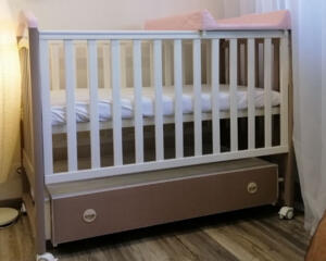 Кроватка маятник с матрасиком Верес