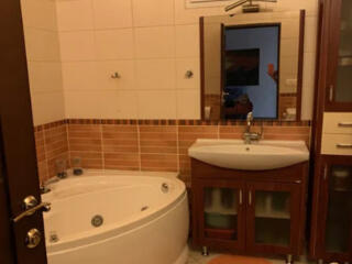 №6564. .  Продам 3-х комнатную квартиру ...