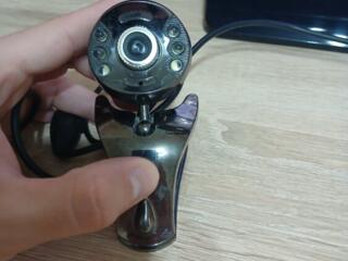 Веб камера с микрофоном встроенным