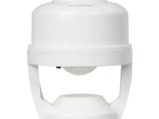 Переходник для стандартного цоколя с датчиком движения, новый.