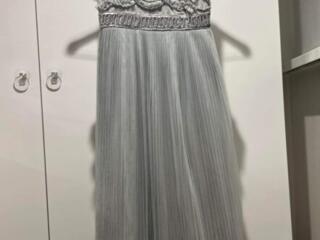 Продам нарядное платье.