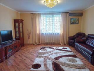 Нищинского: сдам красивую 2к квартиру в новом доме с газом в центре!