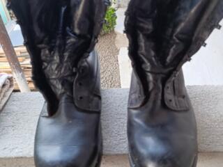 Продам берцы.