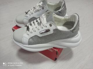 Продам, один раз обуты