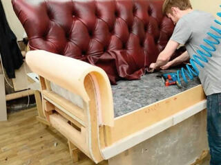 Мастер по ремонту мягкой мебели