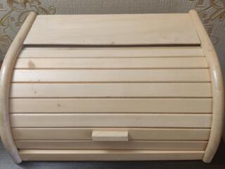 Хлебница деревянная.