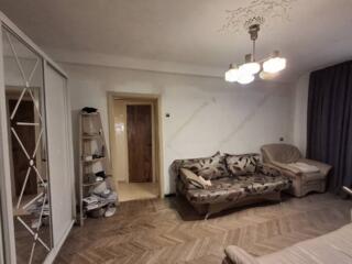 Предлагается к продаже двухкомнатная квартира на Черемушках. ...