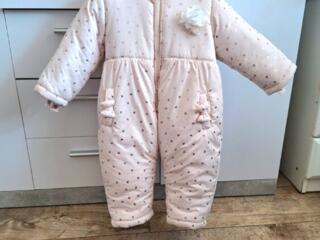 Зимний комбинезон на 6-12 месяцев в отличном состоянии