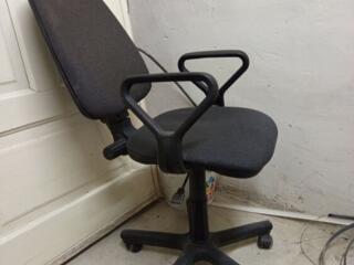 Офисный стул