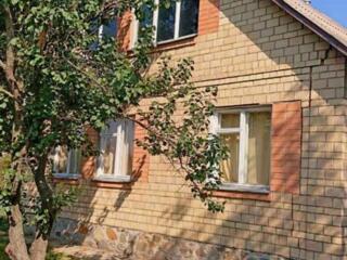 Кирпичный дом с коммуникациями и современной печью в Михайловке.