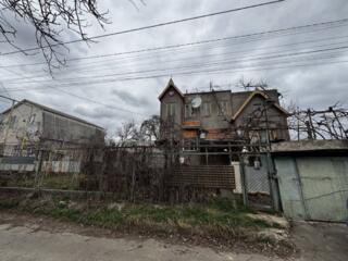 Предлагается к продаже двухэтажный дом площадью 70 м² с земельным ...