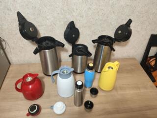 Продам хорошие немецкие термосы в отличном состоянии. цена маленьких