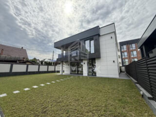 Vânzare casă modernă în stil Hi-Tech, amplasată în zonă rezidențială .