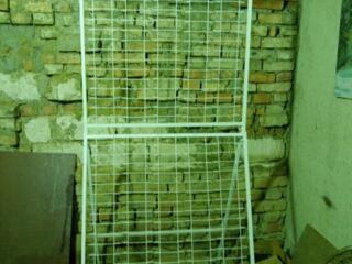 Продаются стеллажи для торгового зала.