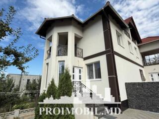 Vă propunem spre vânzare această casăîn 2nivele, Dumbrava, sector de .