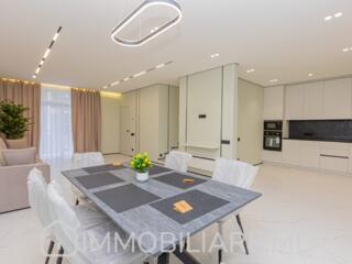 Casă cu 3 niveluri, or. Codru Vă propunem spre vânzare townhouse cu 3 