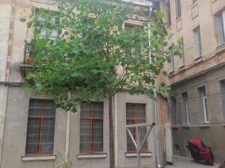 35633 Продам просторную комнату в центре города ...