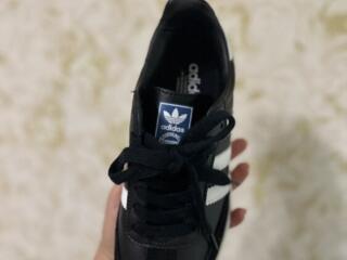 Продам кожаные кеды