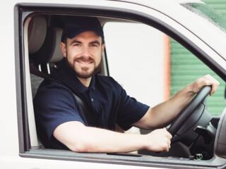 Требуется водитель экспедитор с категорией прав " В"