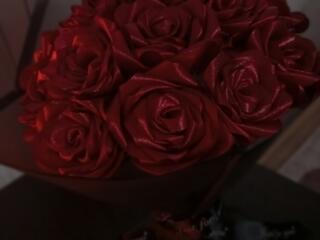 Атласный букет из 15 роз