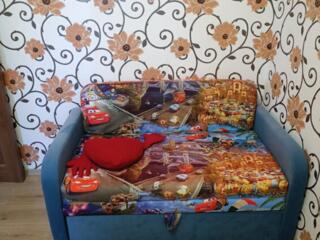 Срочно продается диван в отличном состоянии