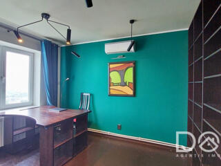 Apartament cu 3 camere + living, sect. Centru