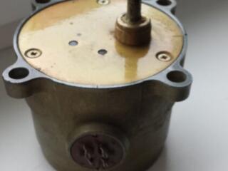 Продам двигатели, радио детали