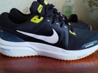 Nike Vomero 16 air zoom.