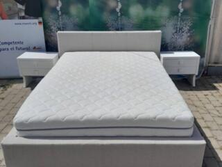 Кровать и 2 тумбочки из Германии