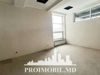 Se oferă spre chirie spațiu comercial amplasat în sect. Centru, str. .