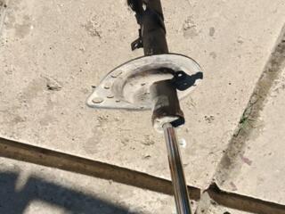 Продам левый задний амортизатор Камри 40