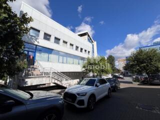 Se oferă spre chirie spațiu comercial/oficiu amplasat în ...