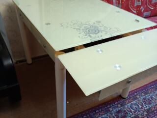 Стол стеклянный