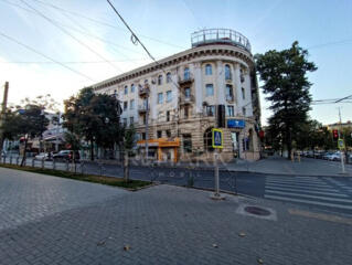 Oficiu amplasat ultracentral într-o zonă cu trafic pietonal intens ...