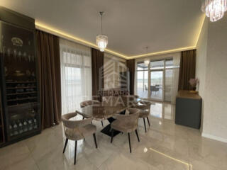 Se vinde Penthouse spațios cu terasă de 230 mp! 2 locuri de parcare ..