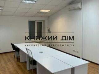 Оренда офісного приміщення 382 кв.м на 3 поверсі у БЦ МЕЖИГІРСЬКИЙ. Є 