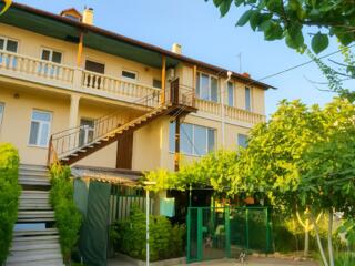 Квартира в тихом дворе. 44 м2. Комнаты раздельные. Начат капремонт.