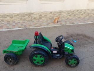 Продам детский трактор с прицепом