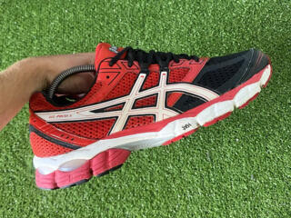 Кроссовки Asics оригинал размер 43