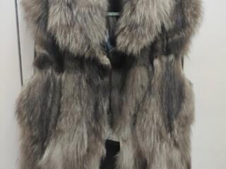 Меховая жилетка