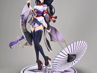 Фигурка персонажа из аниме с зонтиком. Выполнена из прочного ПВХ