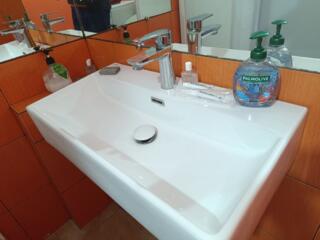 АПАРТАМЕНТЫ ДУШ 3 ЧАСА 200 р ночь 300 р Центр Орион зарядка для моб