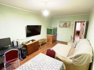 3-к. по ул. Кишинёвская 3/9 эт. в жилом состоянии с мебелью 26000$