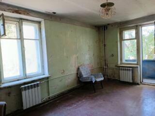 Продам полуторку 2/4 под ремонт в центре Днестровска, р-н Автостанции