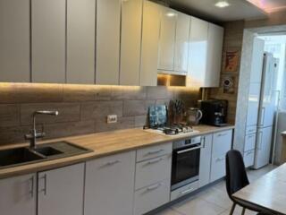 33806 Продам 3-комнатную квартиру на улице ...