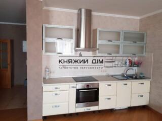 Двухуровневая квартира, ул. А. Ахматовой, 27-28 этаж 28 этажного ...