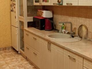 В продаже предлагается просторная двухэтажная квартира общей площадью 