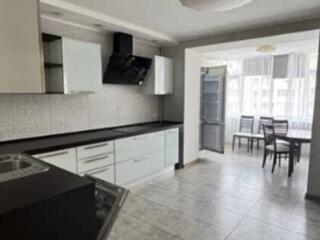 Предлагается к продаже уютная и светлая двухкомнатная квартира общей .