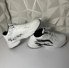 Новые белые мужские кроссовки