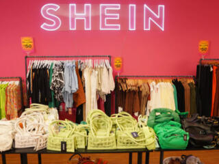 Работа на складах товаров SHEIN.